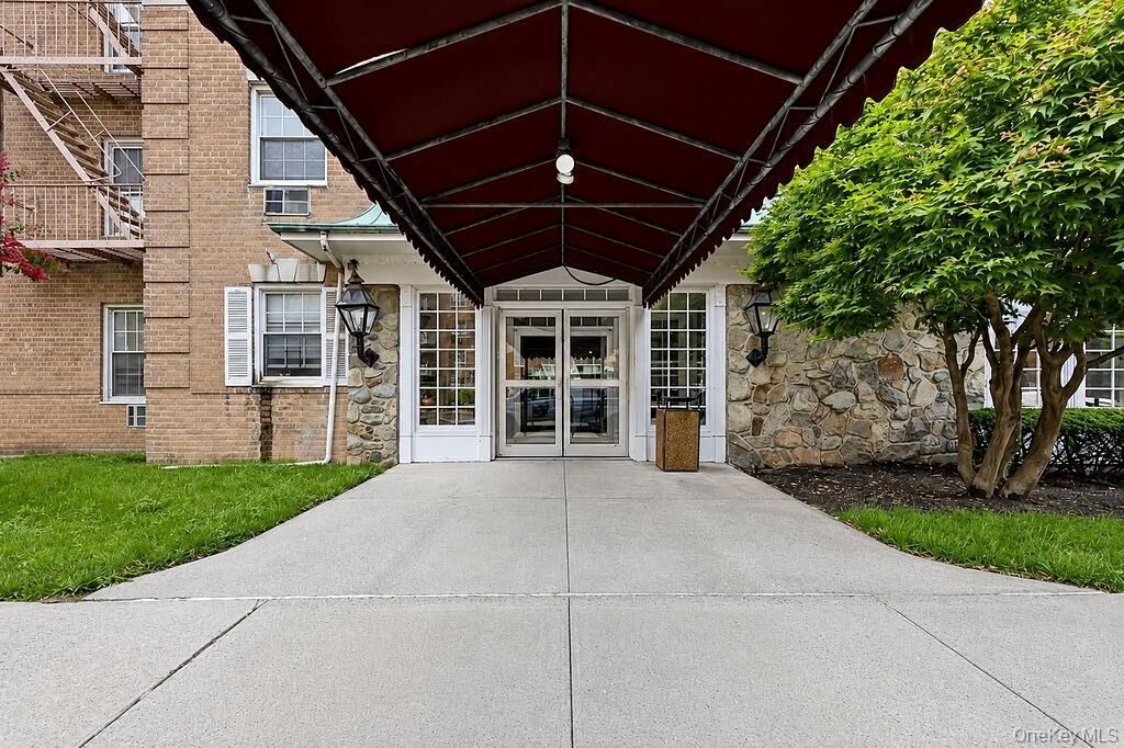 Property Photo: 84-29 153rd Avenue 5A NY 11414
