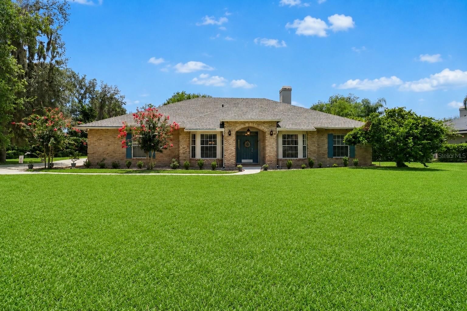 Property Photo: 1616 Regal Cove Court FL 34744
