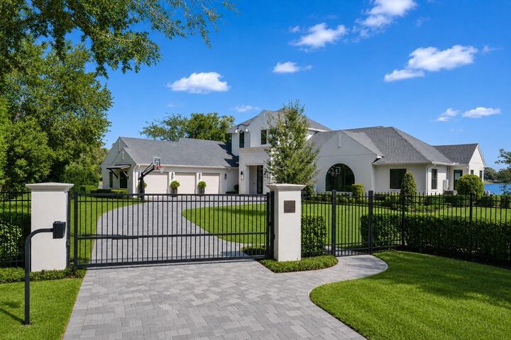 Property Photo: 320 Evansdale Road FL 32746