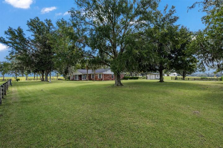 Property Photo: 8544 NW 160th Avenue FL 32668
