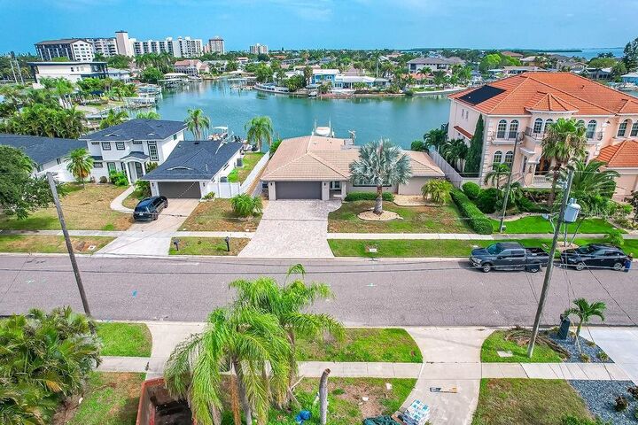Property Photo:  340 Palm Island NE  FL 33767 