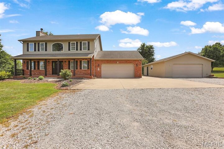 Property Photo: 26 Hickory Point IL 62067