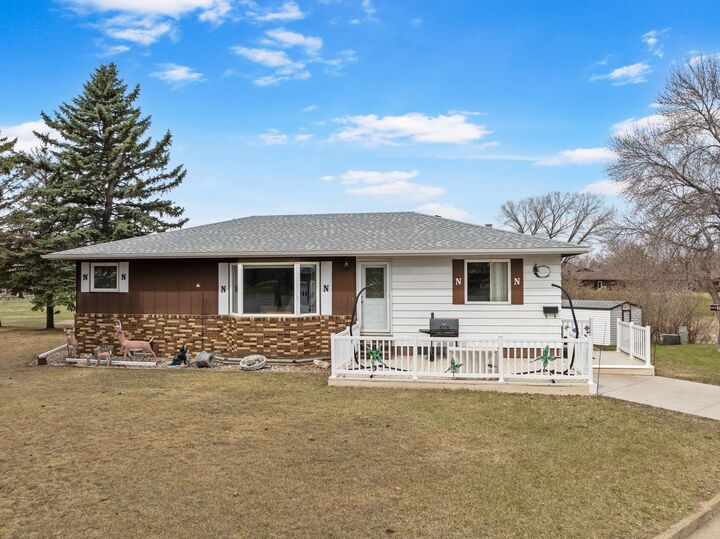 Property Photo: 600 SW 28th Ave ND 58701