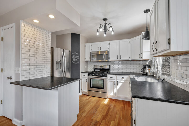 Property Photo: 33 Woodbine Drive IL 60014