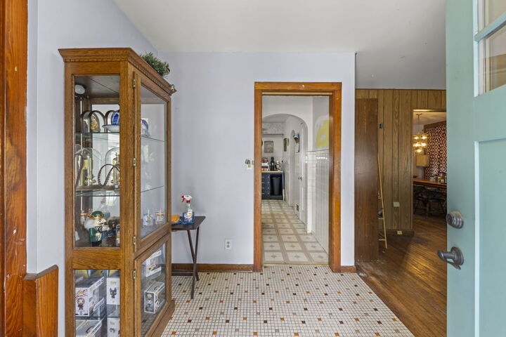 Property Photo: 732 Bangs Street IL 60505