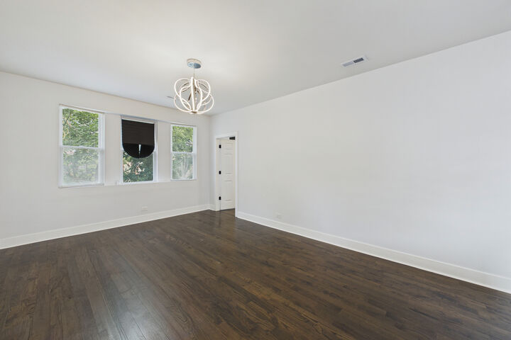 Property Photo: 7919 S Ellis Avenue 1 IL 60619