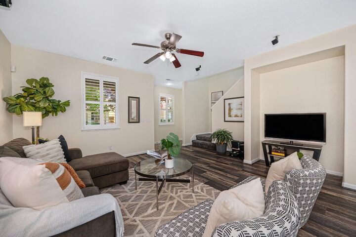 Property Photo: 3224 Paumanok Way CA 95835