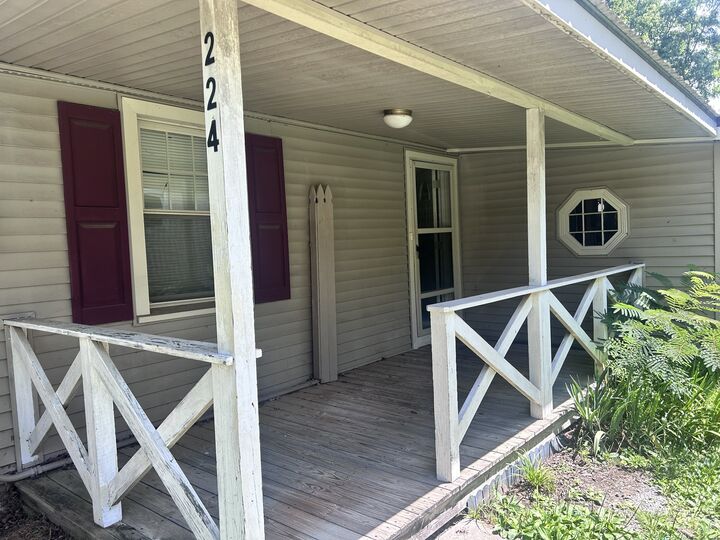 Property Photo: 224 Lee St TN 37388