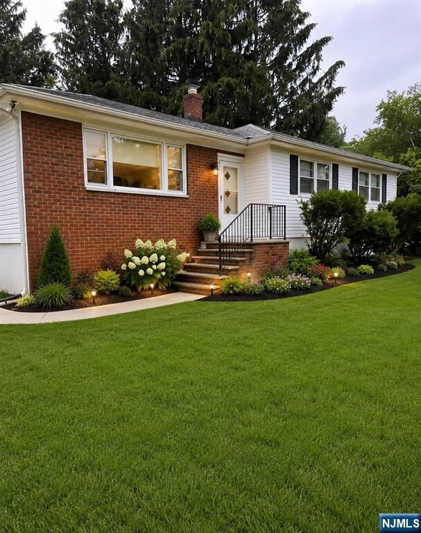 Property Photo:  7 Mary Avenue  NJ 07058 