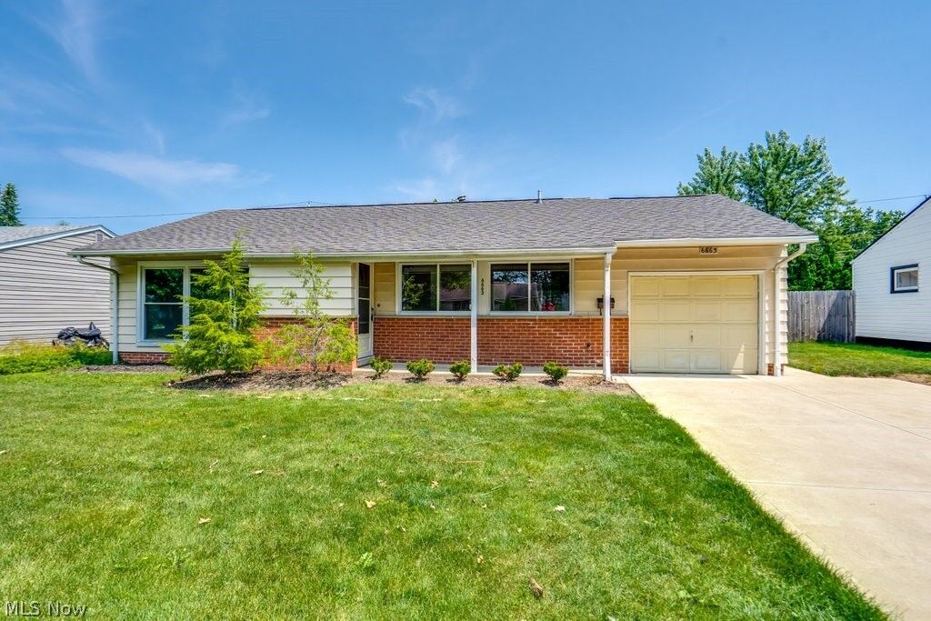Property Photo: 6663 Rochelle Boulevard OH 44130
