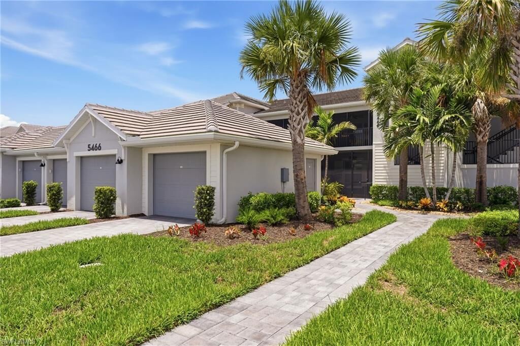 Property Photo: 5466 Double Eagle Cir 3413 FL 34142