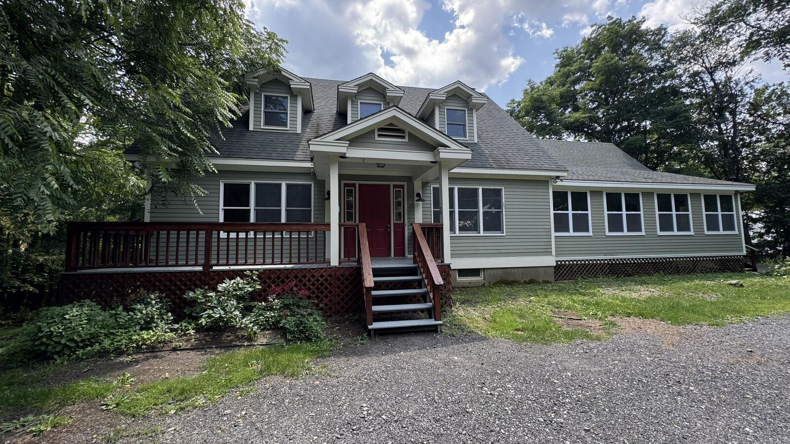 Property Photo:  6 Crescent Street  VT 05060 
