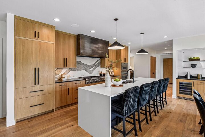 Property Photo:  150 Broadway Avenue S 3C  MN 55391 