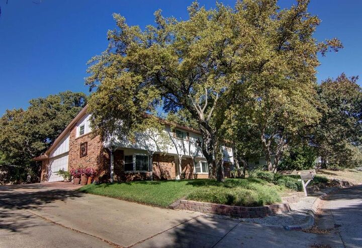 Property Photo:  1202 Tanglewood Trail  TX 76040 