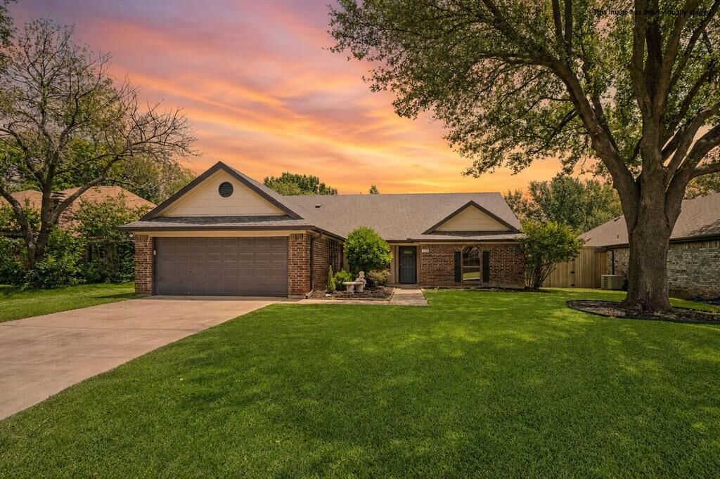 Photo de la propriété:  7420 Meadowview Terrace  TX 76182 
