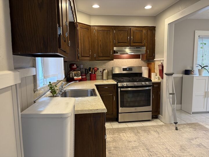 Property Photo:  1018 Boylston Street 1  MA 02461 