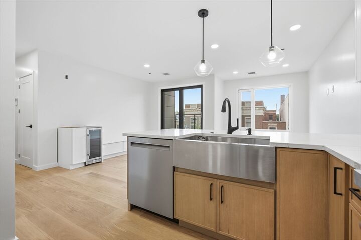 Property Photo: 457 W Broadway 203 MA 02127