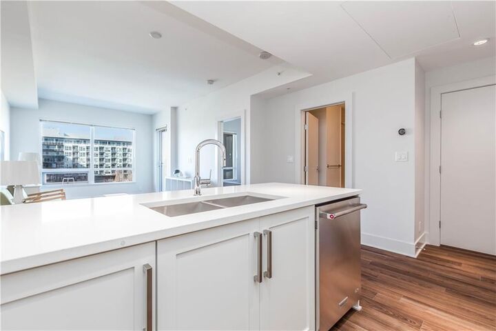 Property Photo: 46 9 Street NE 707 AB T2E 7Y1