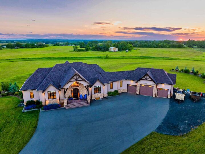 Property Photo: 2 Sunset Ridge Drive AB T1S 5B7