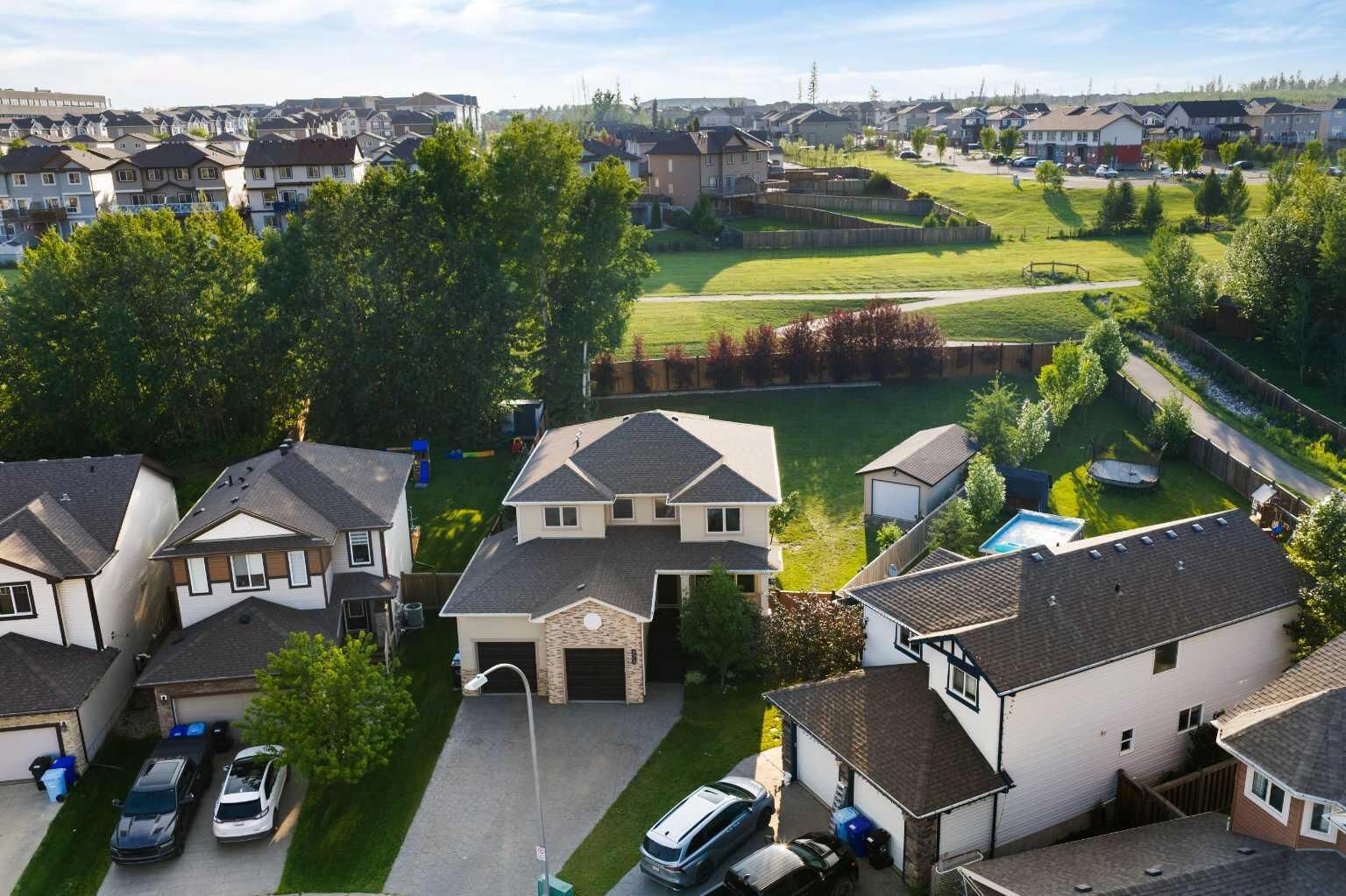 Property Photo: 172 Gravelstone Way AB T9K 0S9