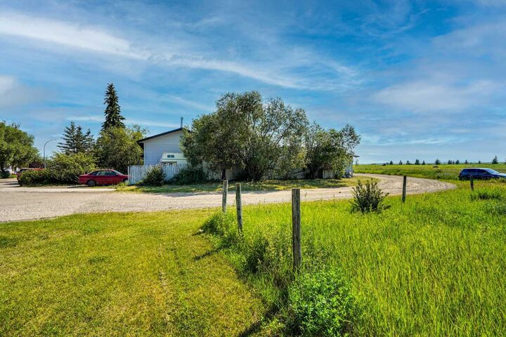 Property Photo: 437 McKinnon Drive AB T0J 0M0