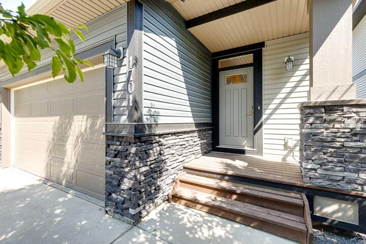 Property Photo:  1086 Williamstown Boulevard NW 1701  AB T4B 3T9 