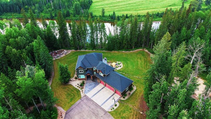 Property Photo: 16511 532A Township 4 AB T7E 3A6