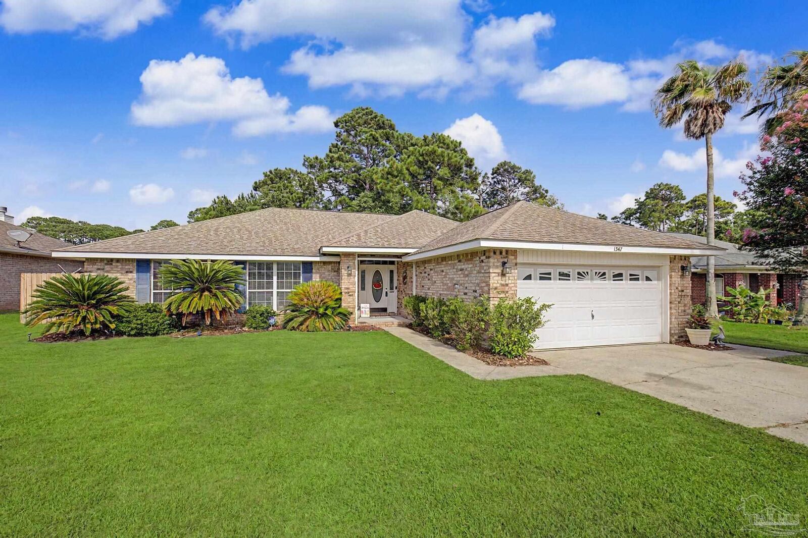 Property Photo: 1347 Connemara Cir FL 32563