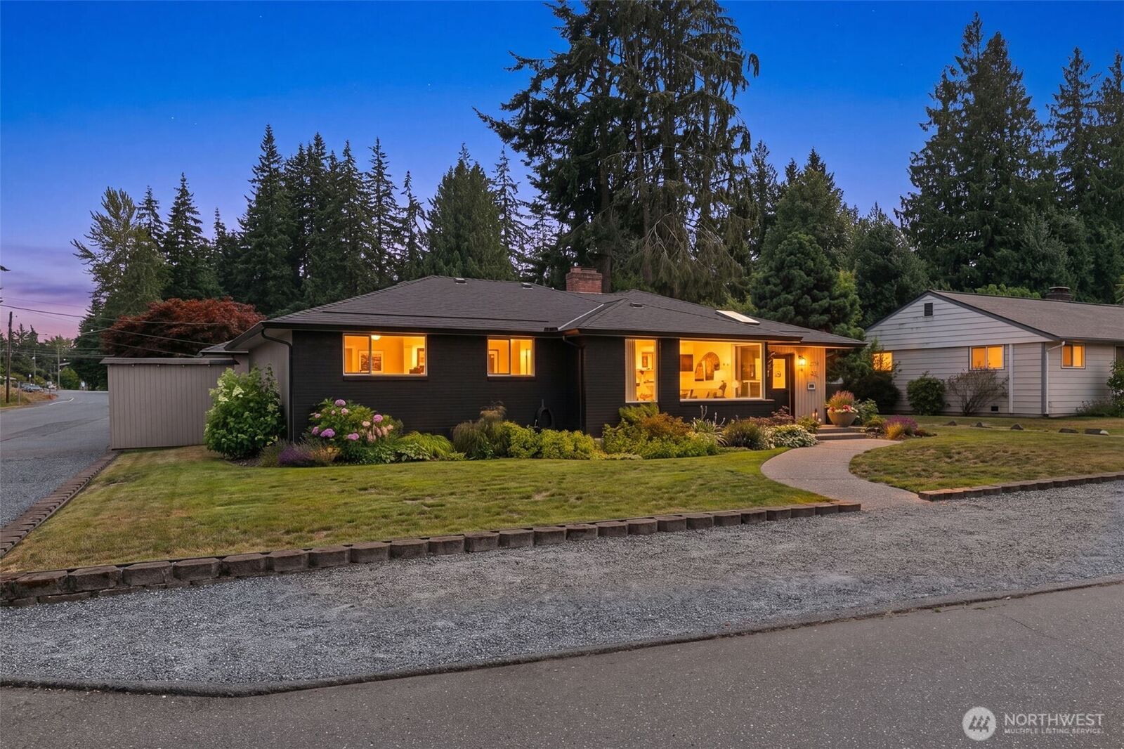 Property Photo: 604 Tamarack Avenue WA 98203