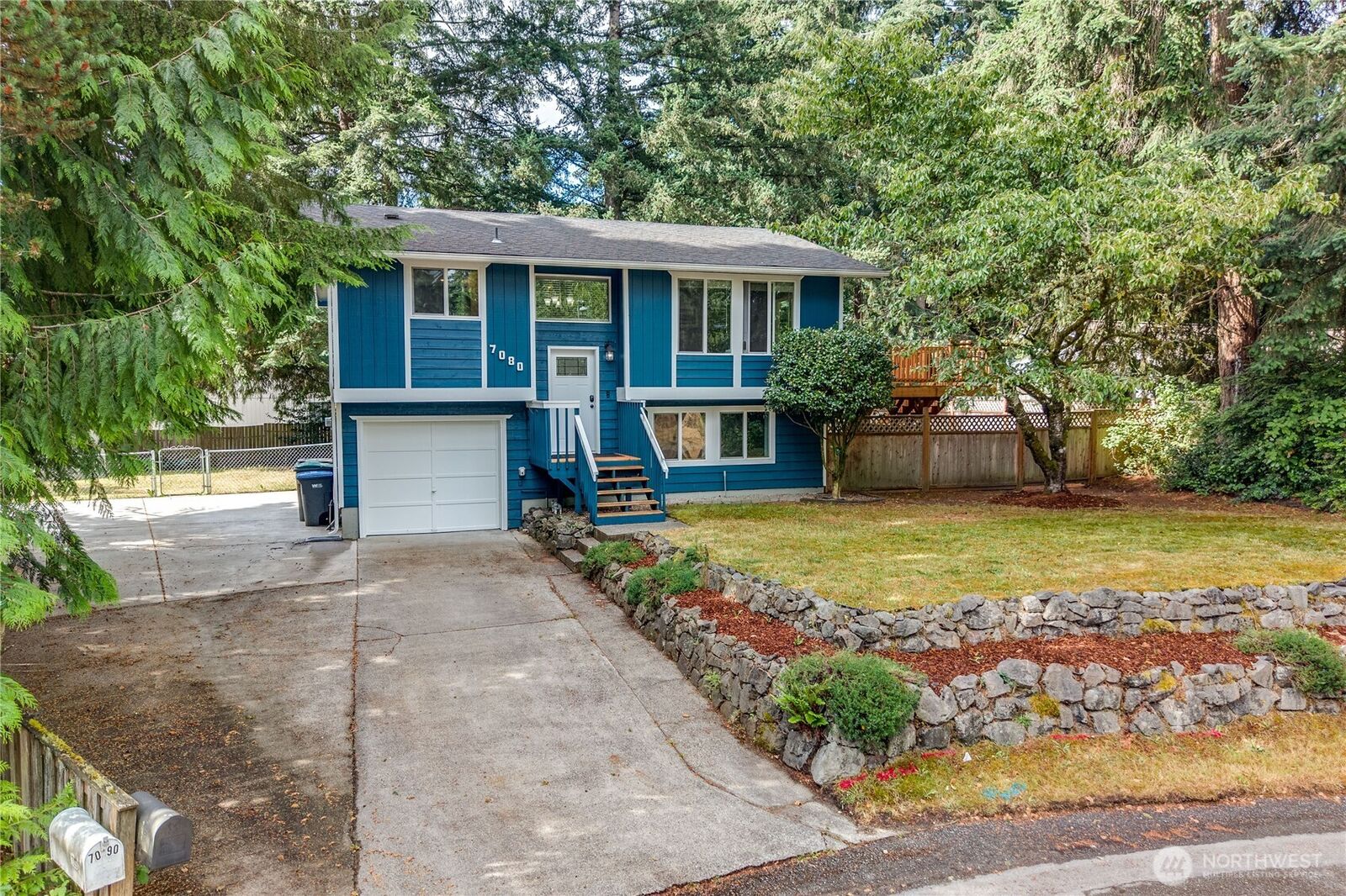 Property Photo: 7080 E Cascade Court WA 98366