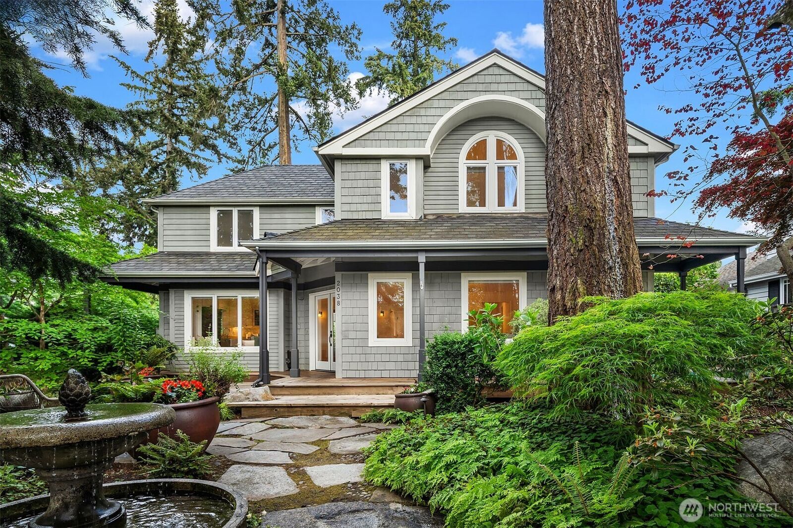Property Photo:  2038  9th Street W  WA 98033 