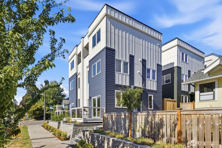 Property Photo: 5906 42nd Avenue SW WA 98136