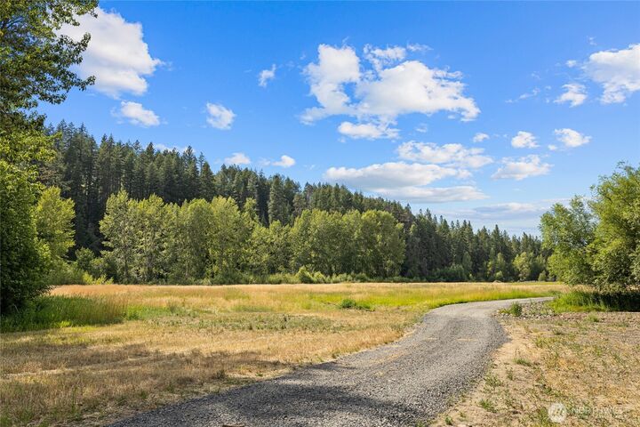 Property Photo: 691 Quail Drive WA 98922