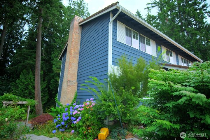 Property Photo: 17102 146 Avenue SE WA 98058