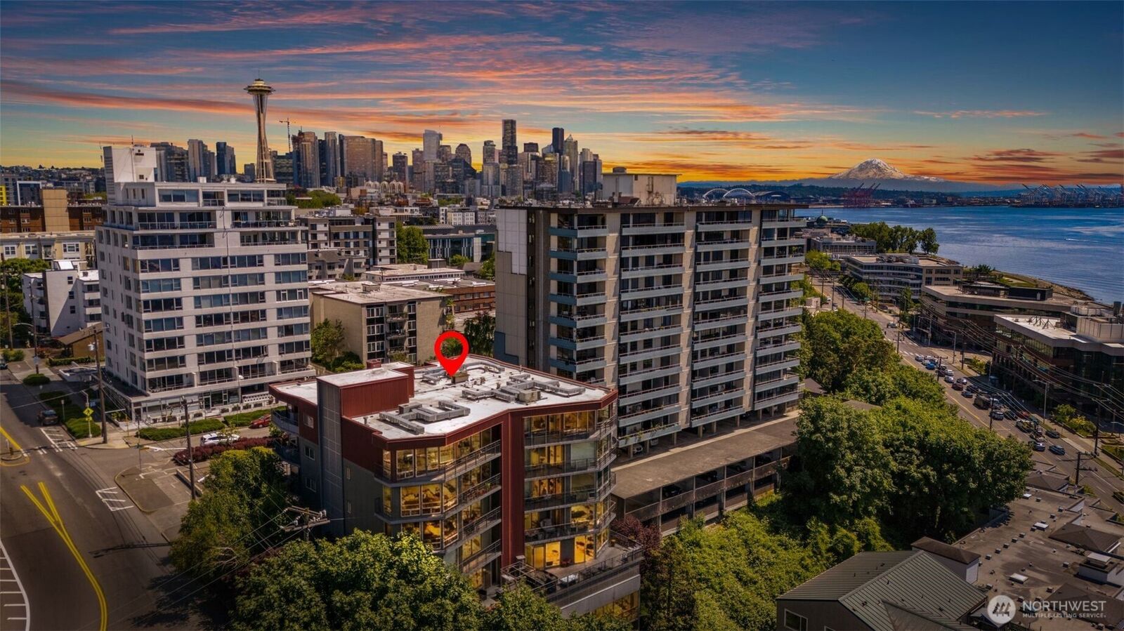 Property Photo:  507 W Mercer St 401  WA 98119 