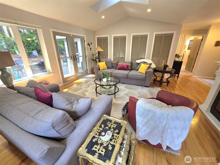 Property Photo: 5021 Beverly Drive NE WA 98516