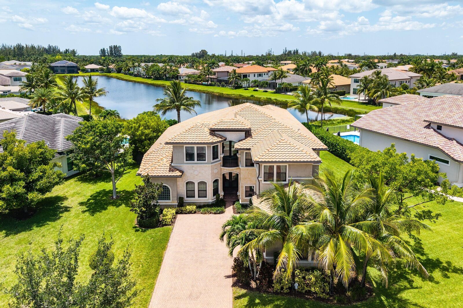 Property Photo: 16884 Strasbourg Lane FL 33446