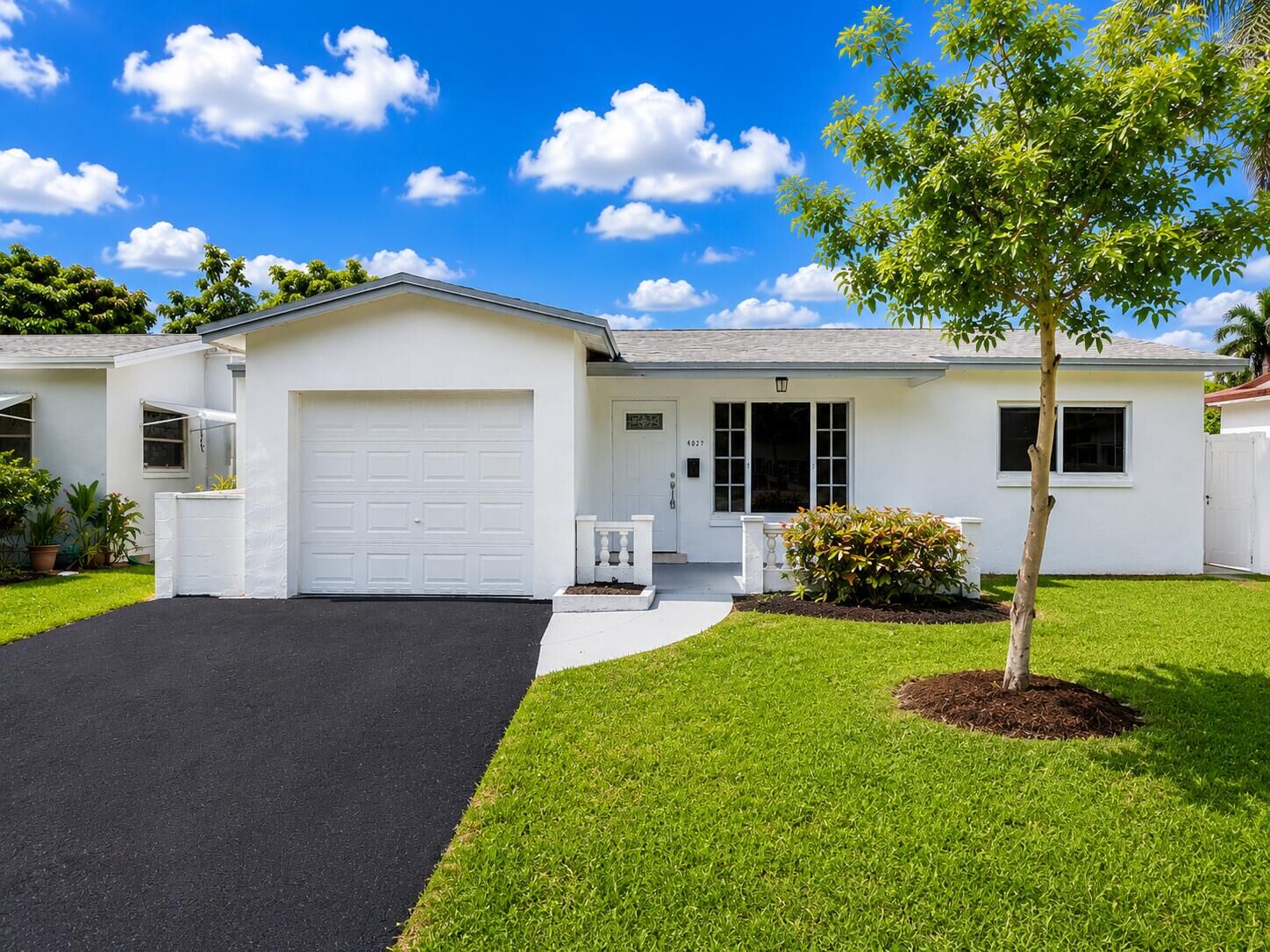Property Photo: 4827 NW 43rd Court FL 33319