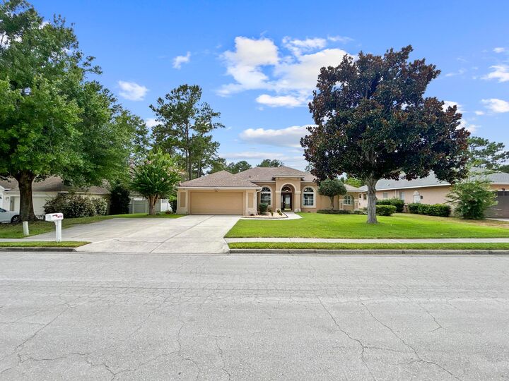 Property Photo: 2716 SW 20th Avenue FL 34471