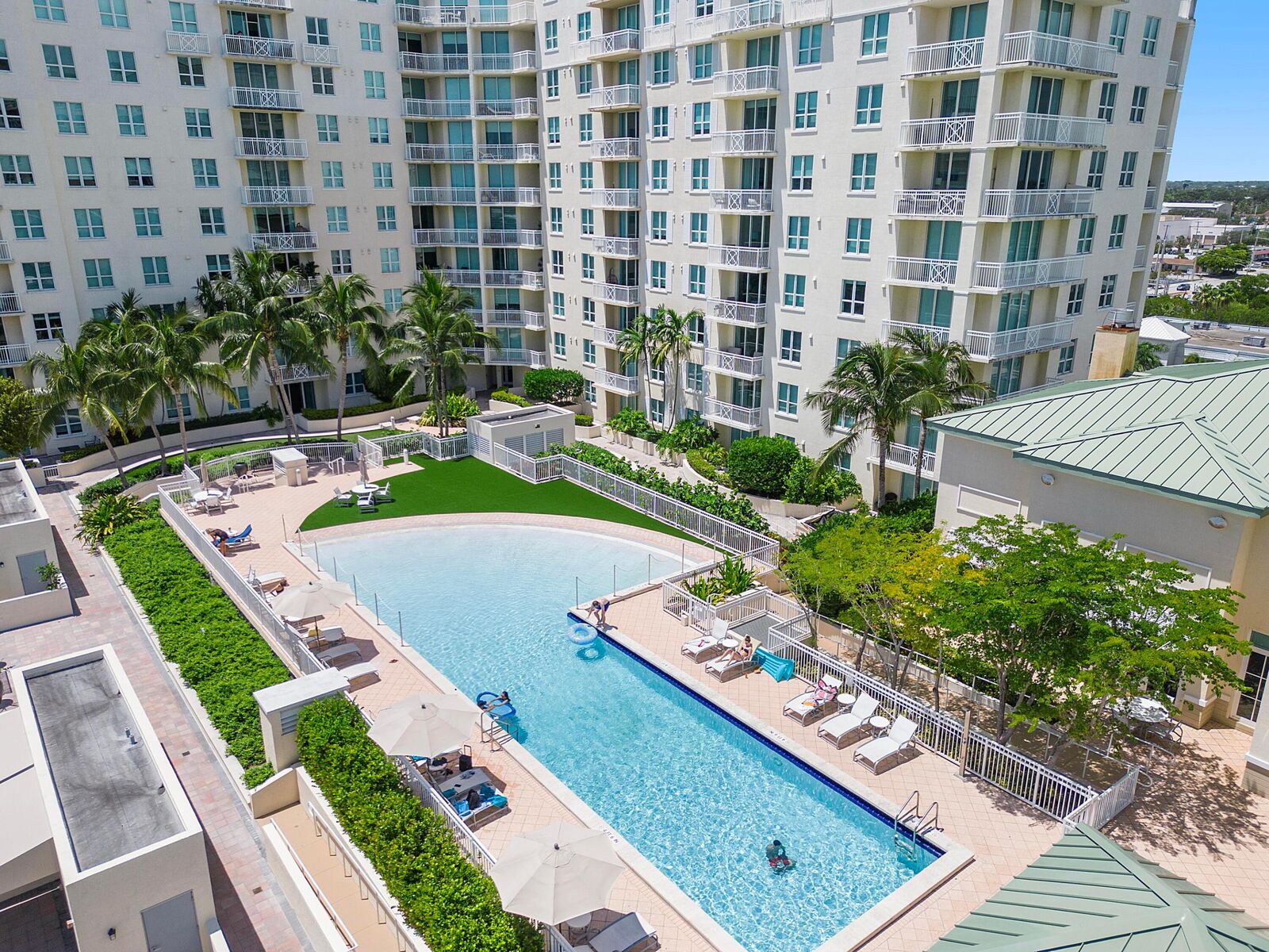 Property Photo: 450 N Federal Highway 911 FL 33435