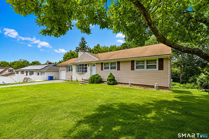 Property Photo: 195 Emerald Place CT 06614