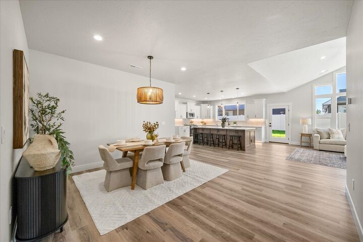 Property Photo: 18069 N Morton Ct WA 99005