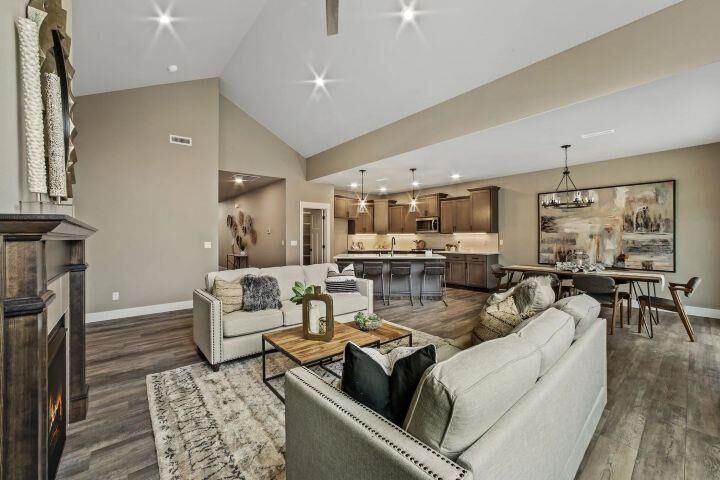 Property Photo: 18096 N Morton Ct WA 99005