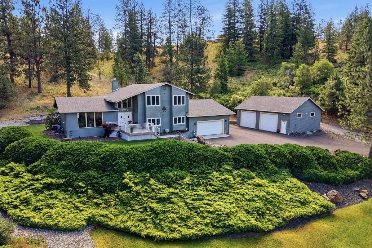 Property Photo: 5719 S Cree Dr WA 99206