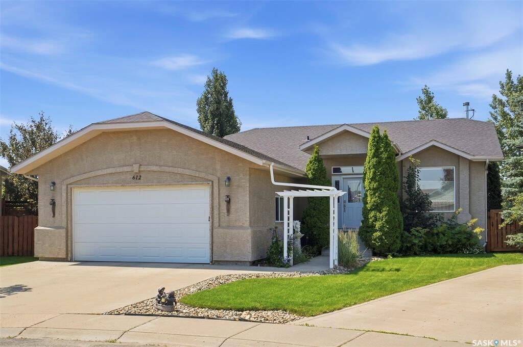 Property Photo: 612 Giesbrecht Court SK S0K 2T2