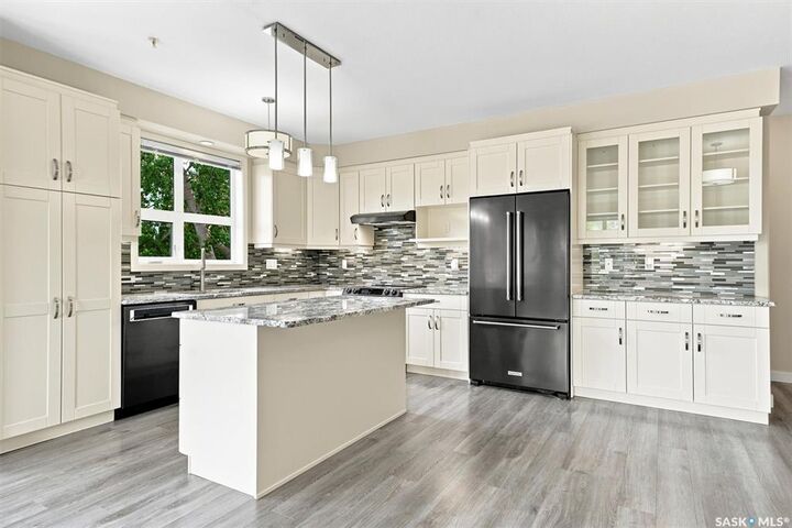 Property Photo:  1015 Moss Avenue 210  SK S7H 4J3 