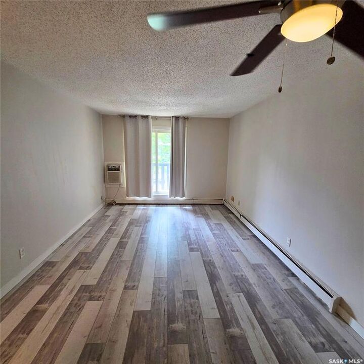 Property Photo:  425 115th Street E 1724  SK S7N 2E5 