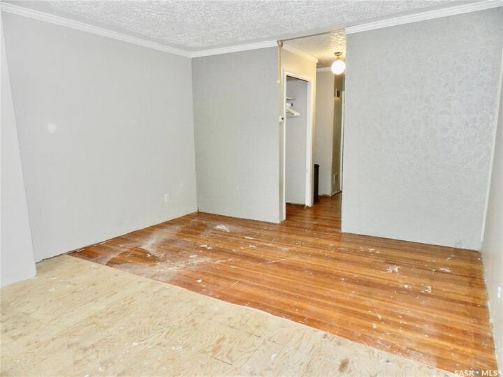 Property Photo: 1112 Lillooet Street W SK S6H 5A3
