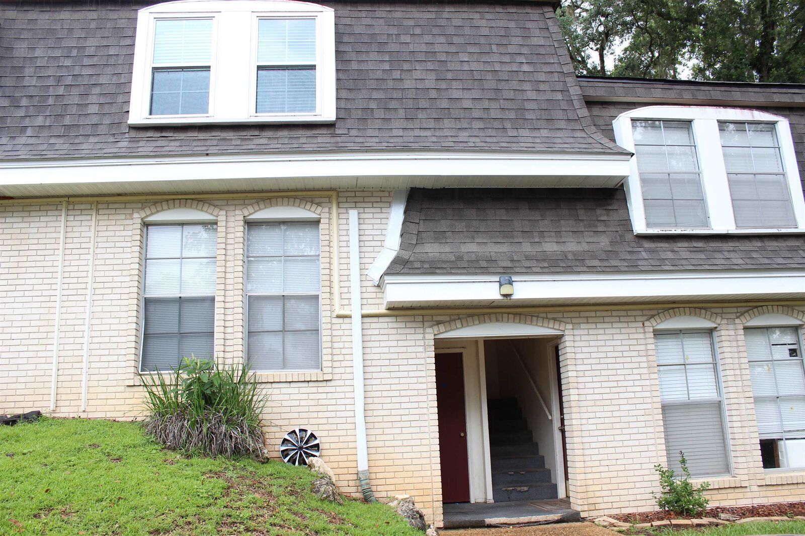 Property Photo: 2020 Continental Avenue FL 32304
