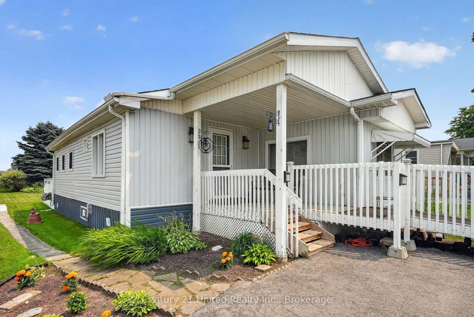 Property Photo:  13 Hillview Drive  ON K9A 0X1 
